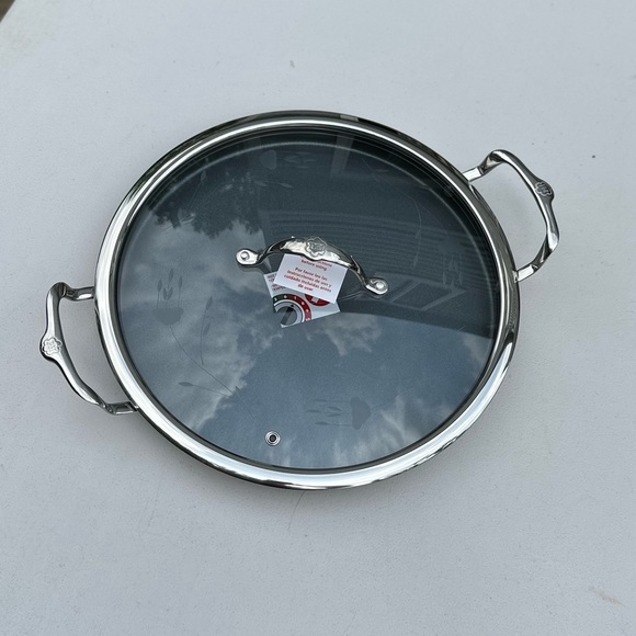 This is a non-stick pan. And it perfect for fajita or a stake